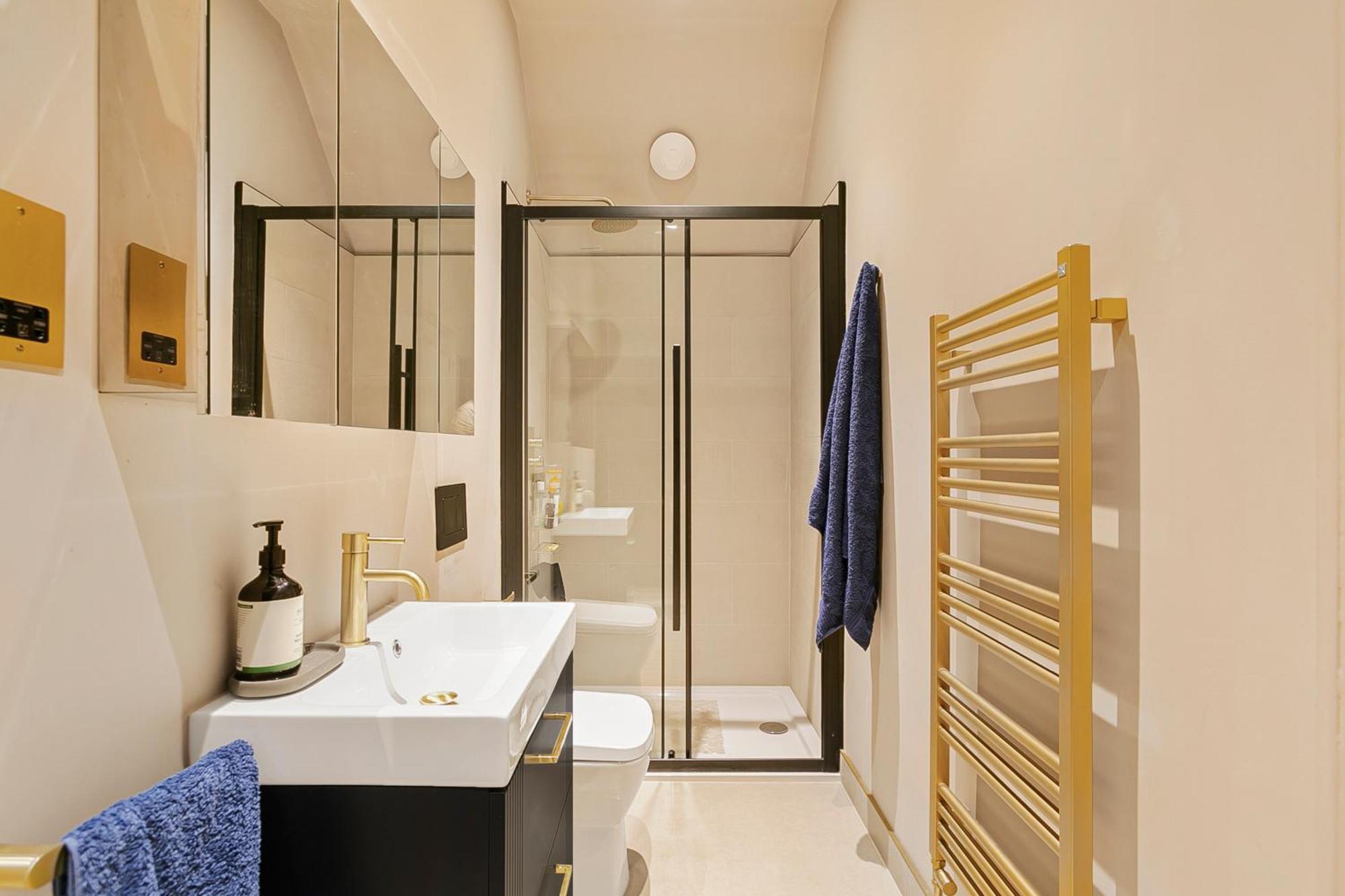 Appartamento The Vicarage By Hostara Homes, A Luxury 4 Bedroom Designer In Highgate, Perfect For Families And Groups Londra
